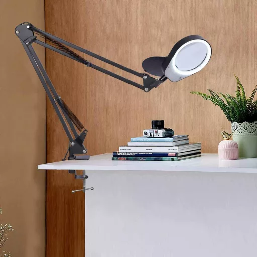 Mizni LED povečavalnik s 3X/10X lečami in nastavljivo svetlostjo