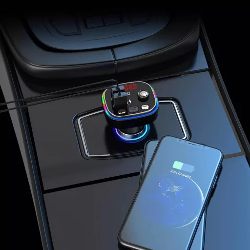 Večfunkcijski Bluetooth avto oddajnik z dvojno USB polnjenjem in FM radijem