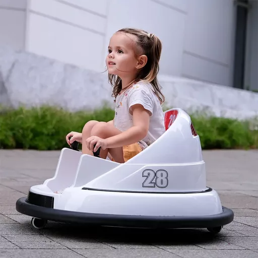 Električni avto za otroke z daljinskim upravljalnikom, 360° vrtenje, varnostni pas in 200 žogic