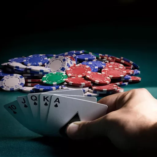 500-delni poker set v aluminijasti torbi s čipi, kartami in kockami