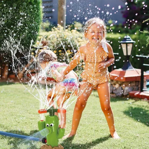 Kaktus vodna igrača na prostem – zabavna in osvežujoča poletna igra za otroke