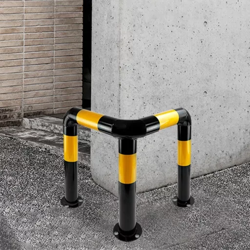 L-oblika zaščitna pregrada - 4 mm debela jeklo, trpežna in enostavna za namestitev