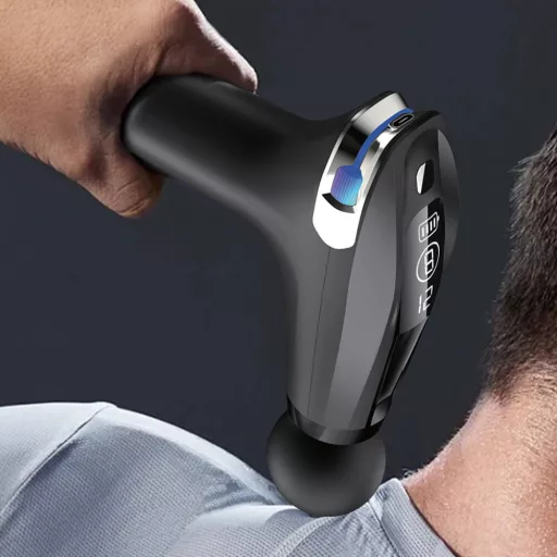 LED zaslon masažna pištola s 4 zamenljivimi glavami, ergonomska zasnova, USB-C polnjenje