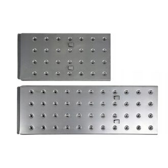 Protizdrsna jeklena plošča za lestev s tečaji